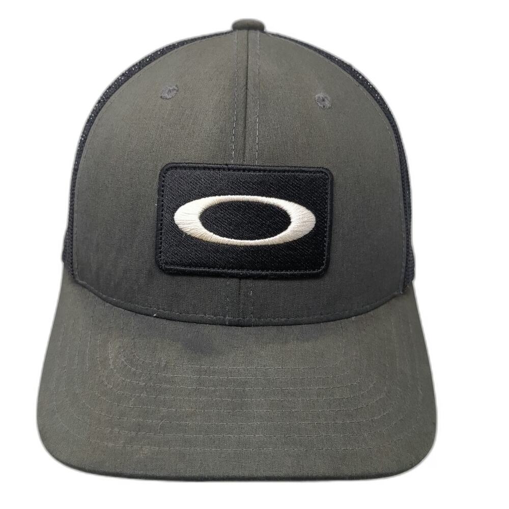 Oakley Trucker Hat Gray One Size Mesh Back Logo Patch Snapback Breathable